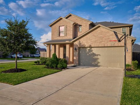 Photo of 400 Beken Cove Lane, La Porte, TX 77571 (MLS # 65469715)
