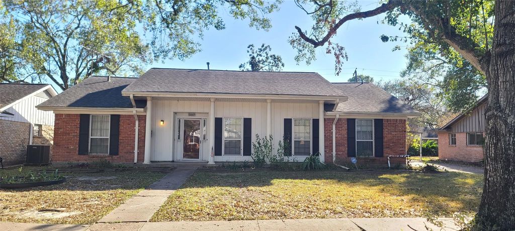 Photo of 5447 Darnell Street, Houston, TX 77096 (MLS # 87764543)