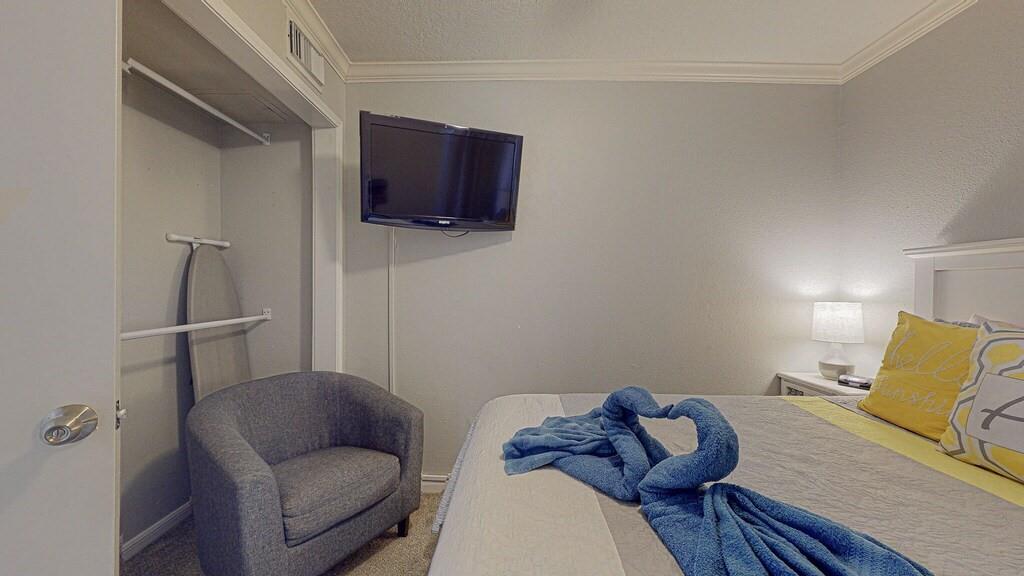6300 Seawall Boulevard 7206