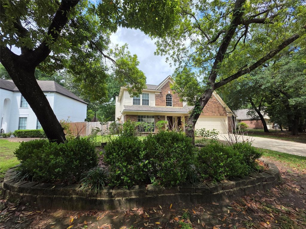 Photo of 19 Evening Song Court, The Woodlands, TX 77380 (MLS # 20121665)