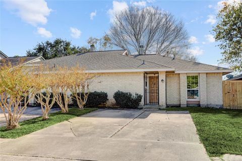 Photo of 5437 Ridge Wind Lane, Houston, TX 77053 (MLS # 11903923)