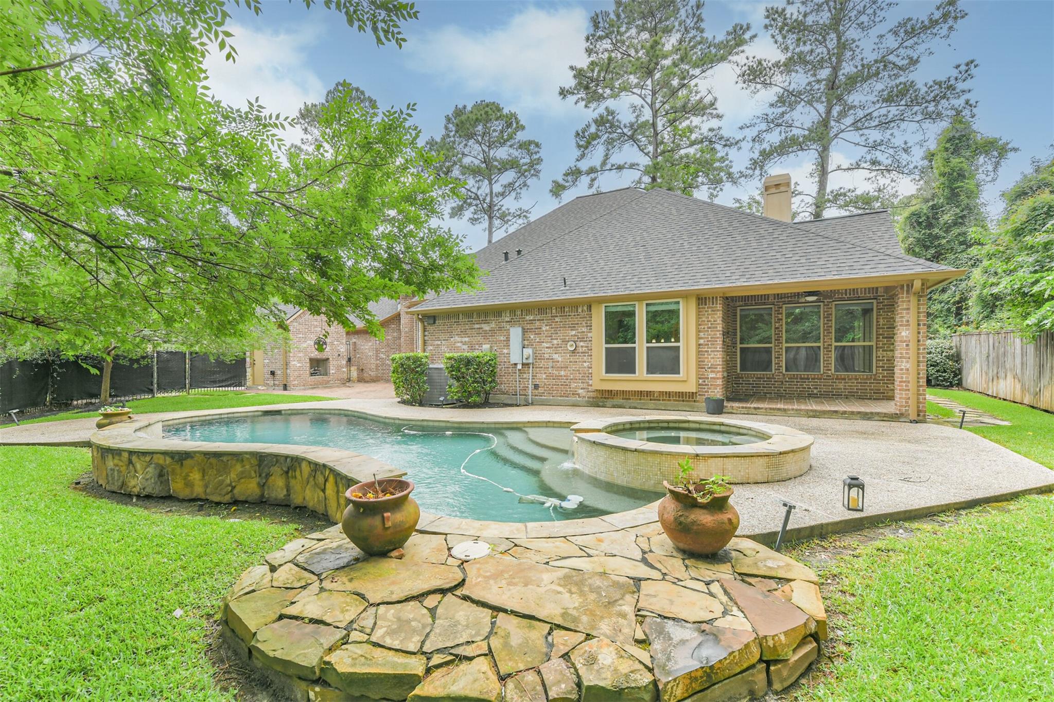 6 Little Falls Place