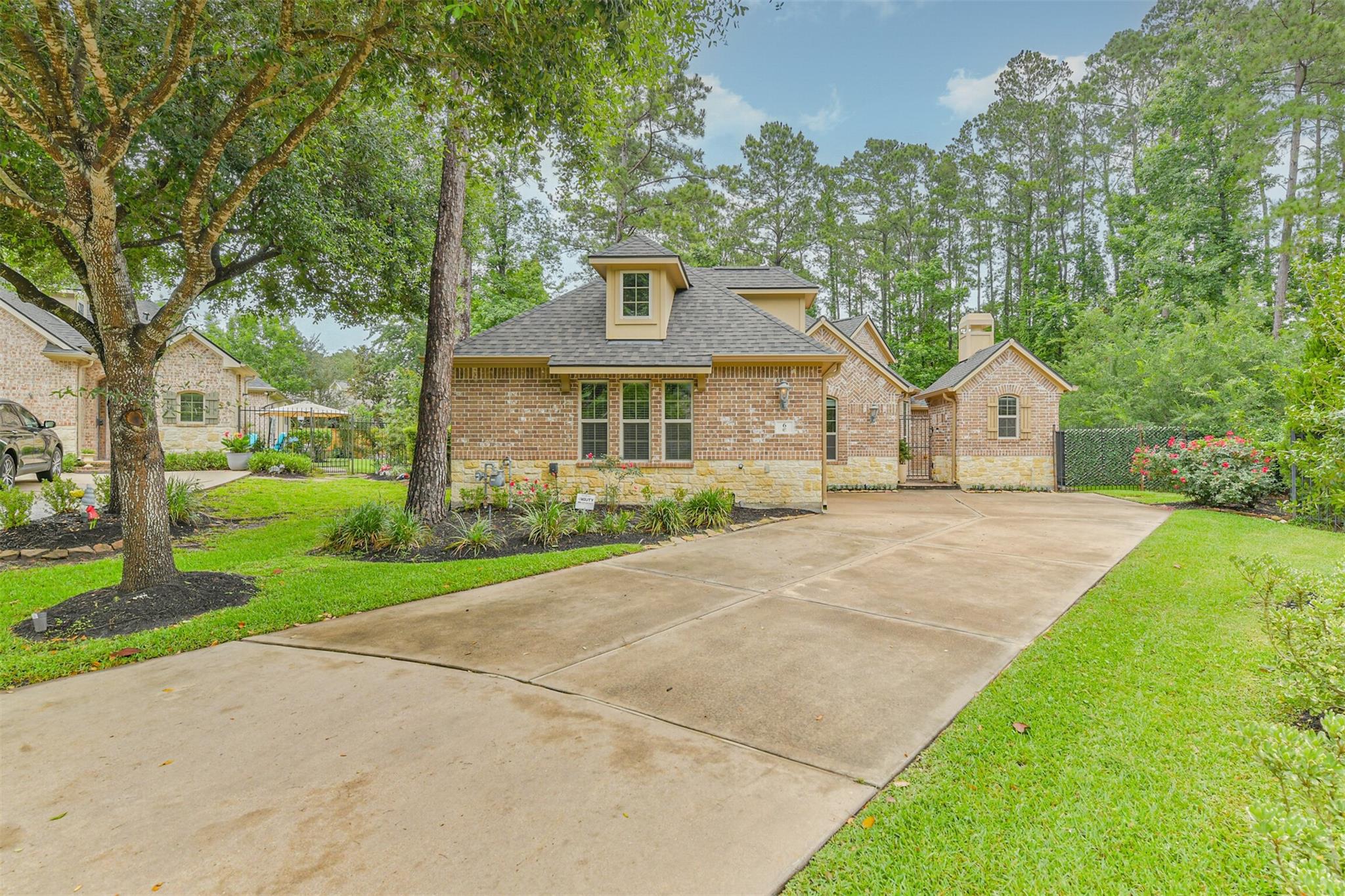 6 Little Falls Place