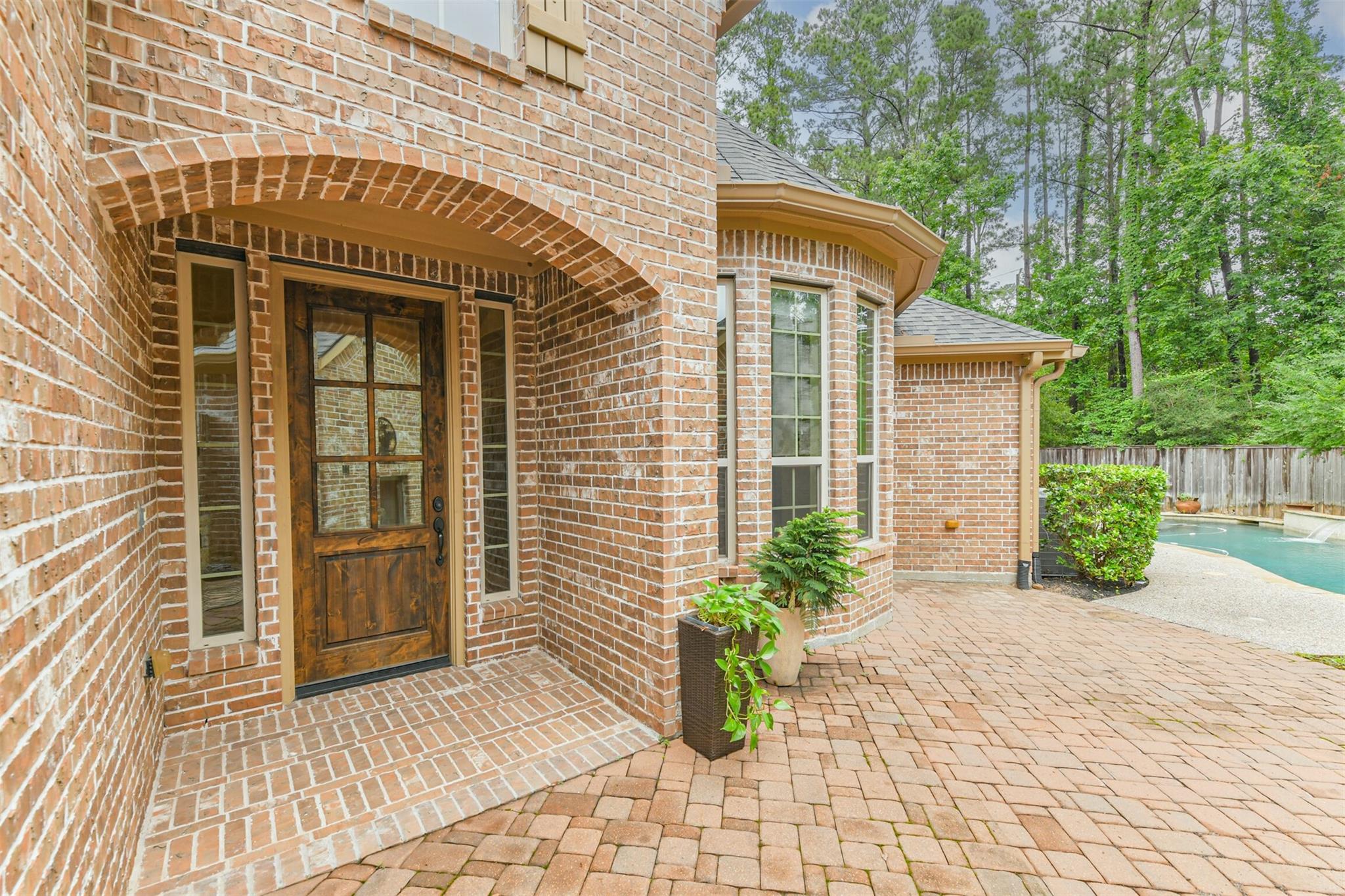 6 Little Falls Place