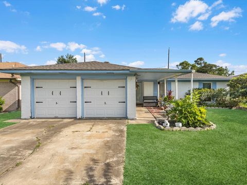 Photo of 15935 Dunman Lane, Houston, TX 77044 (MLS # 68522464)