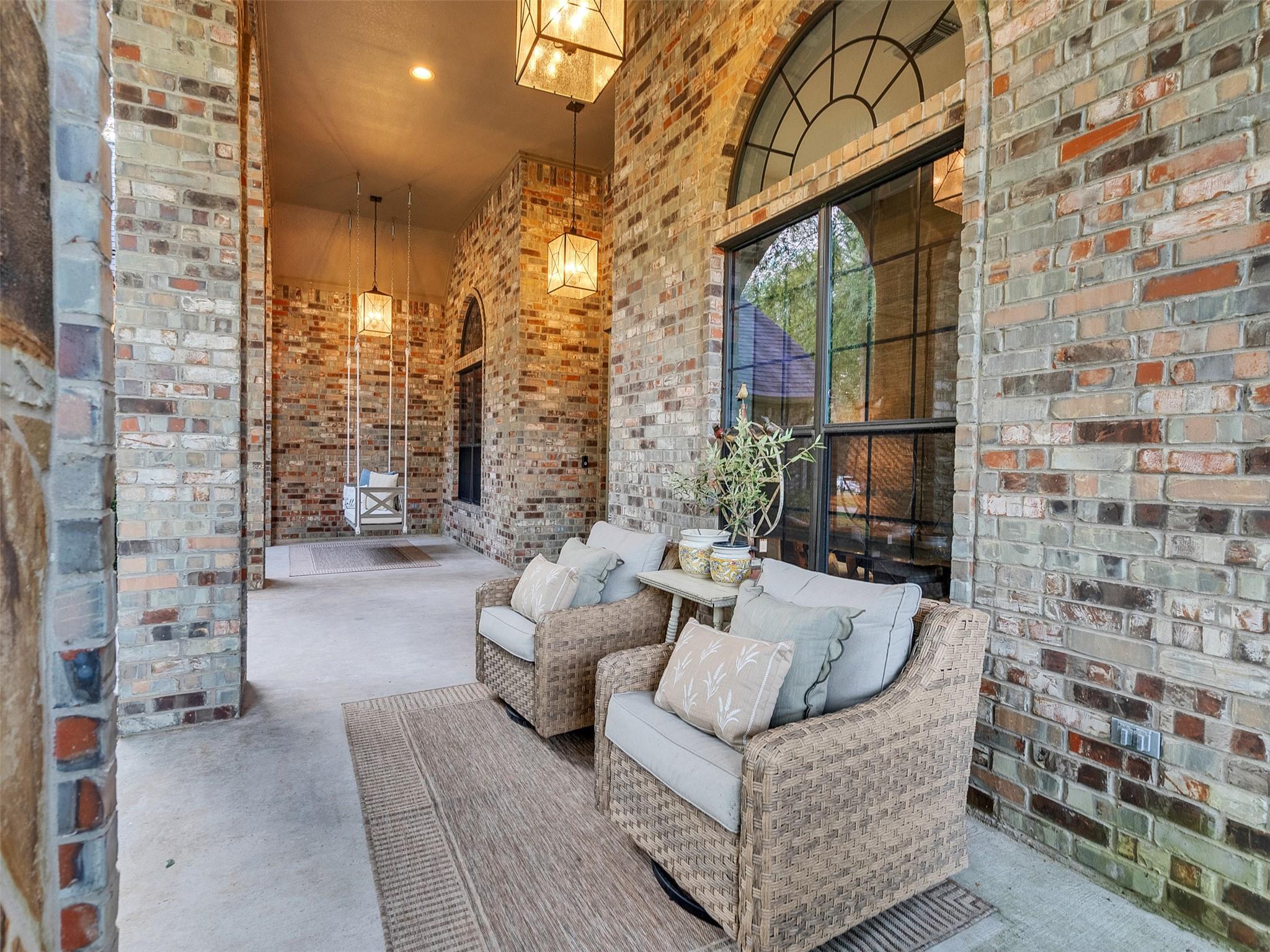 15632 Queen Victoria Court