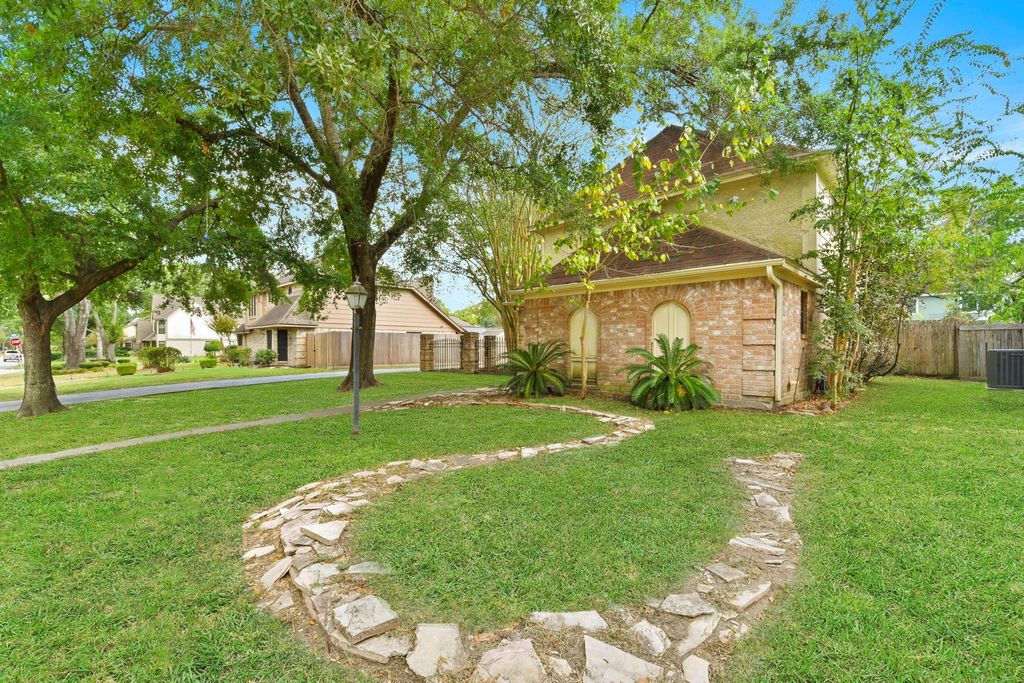 Photo of 2730 Blue Glen Lane, Houston, TX 77073 (MLS # 61521813)
