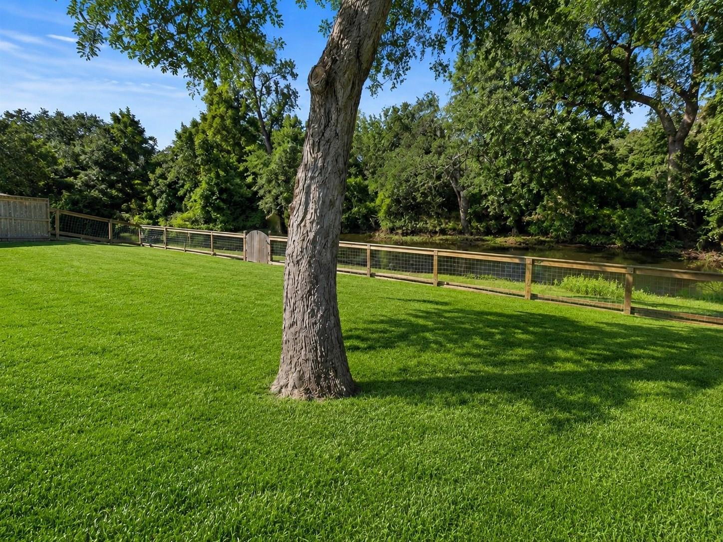 202 Creekside Lane