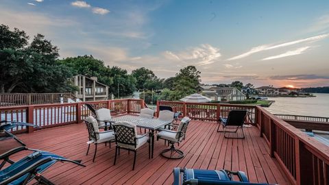 Photo of 129 Capetown, Conroe, TX 77356 (MLS # 52514595)