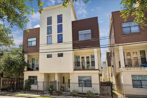 Photo of 405 Jackson Hill Street, Houston, TX 77007 (MLS # 27604393)