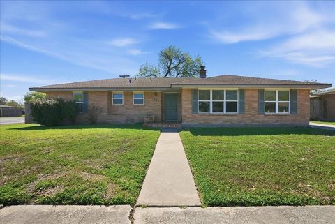 Photo of 501 Dolphin Place, Corpus Christi, TX 78411 (MLS # 22479086)