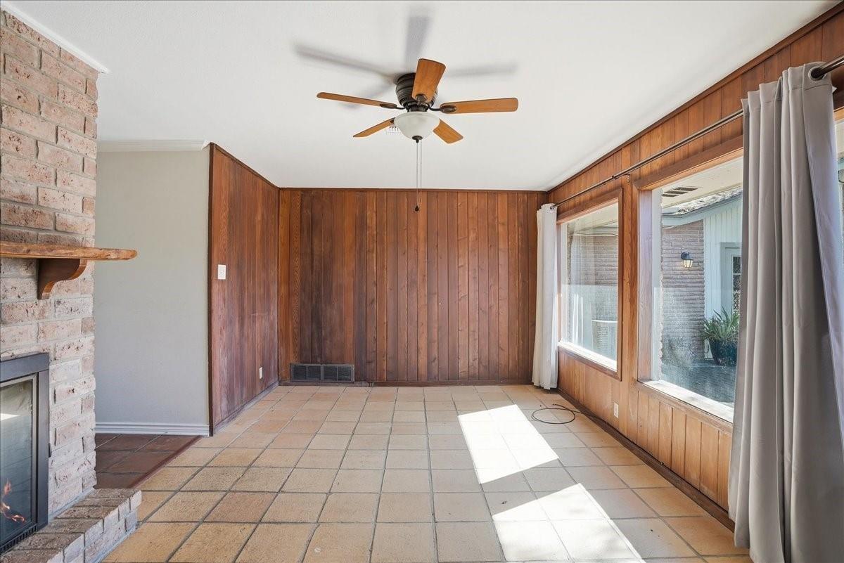 501 Dolphin Place