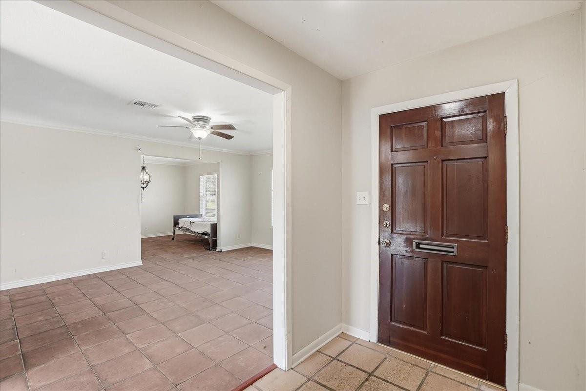 501 Dolphin Place