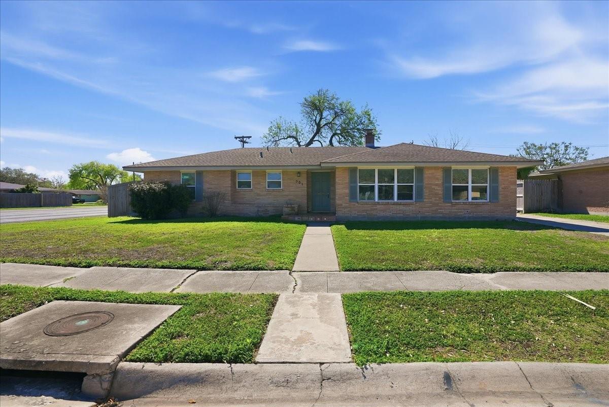 501 Dolphin Place