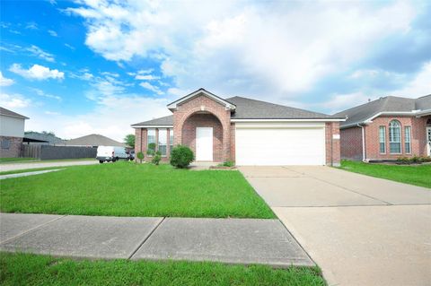 Photo of 7103 Bryton Park Drive, Houston, TX 77083 (MLS # 17099871)