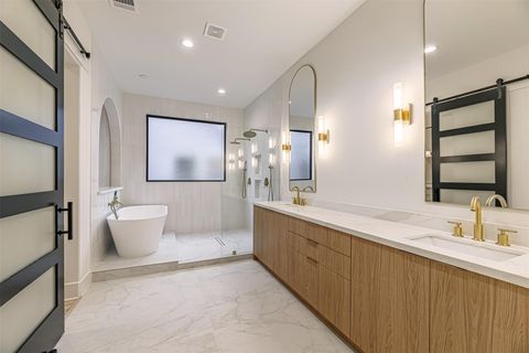 Tiny photo for 1104 W 9th Street, Houston, TX 77007 (MLS # 98055108)