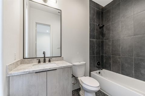 Tiny photo for 1104 W 9th Street, Houston, TX 77007 (MLS # 98055108)