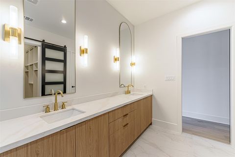 Tiny photo for 1104 W 9th Street, Houston, TX 77007 (MLS # 98055108)