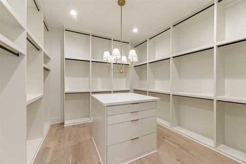 Tiny photo for 1104 W 9th Street, Houston, TX 77007 (MLS # 98055108)