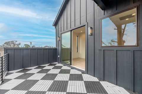 Tiny photo for 1104 W 9th Street, Houston, TX 77007 (MLS # 98055108)