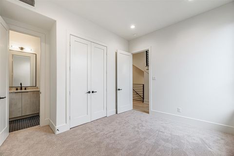Tiny photo for 1104 W 9th Street, Houston, TX 77007 (MLS # 98055108)