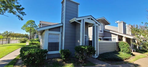 Townhouse For Sale - 6346 W Airport Boulevard #634<br/> Harris County, Houston, TX 77035
