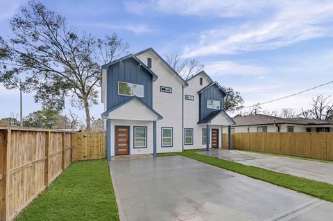 Photo of 9214 Madera Road, Houston, TX 77078 (MLS # 14960520)