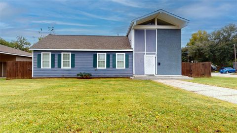 Photo of 629 18th Avenue N, Texas City, TX 77590 (MLS # 70788954)