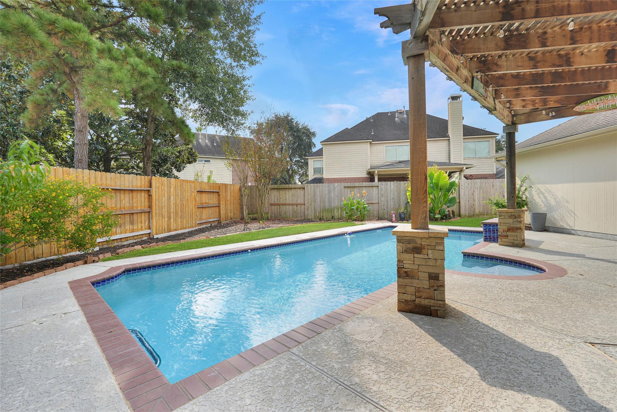 11719 Lakewood Crossing Drive
