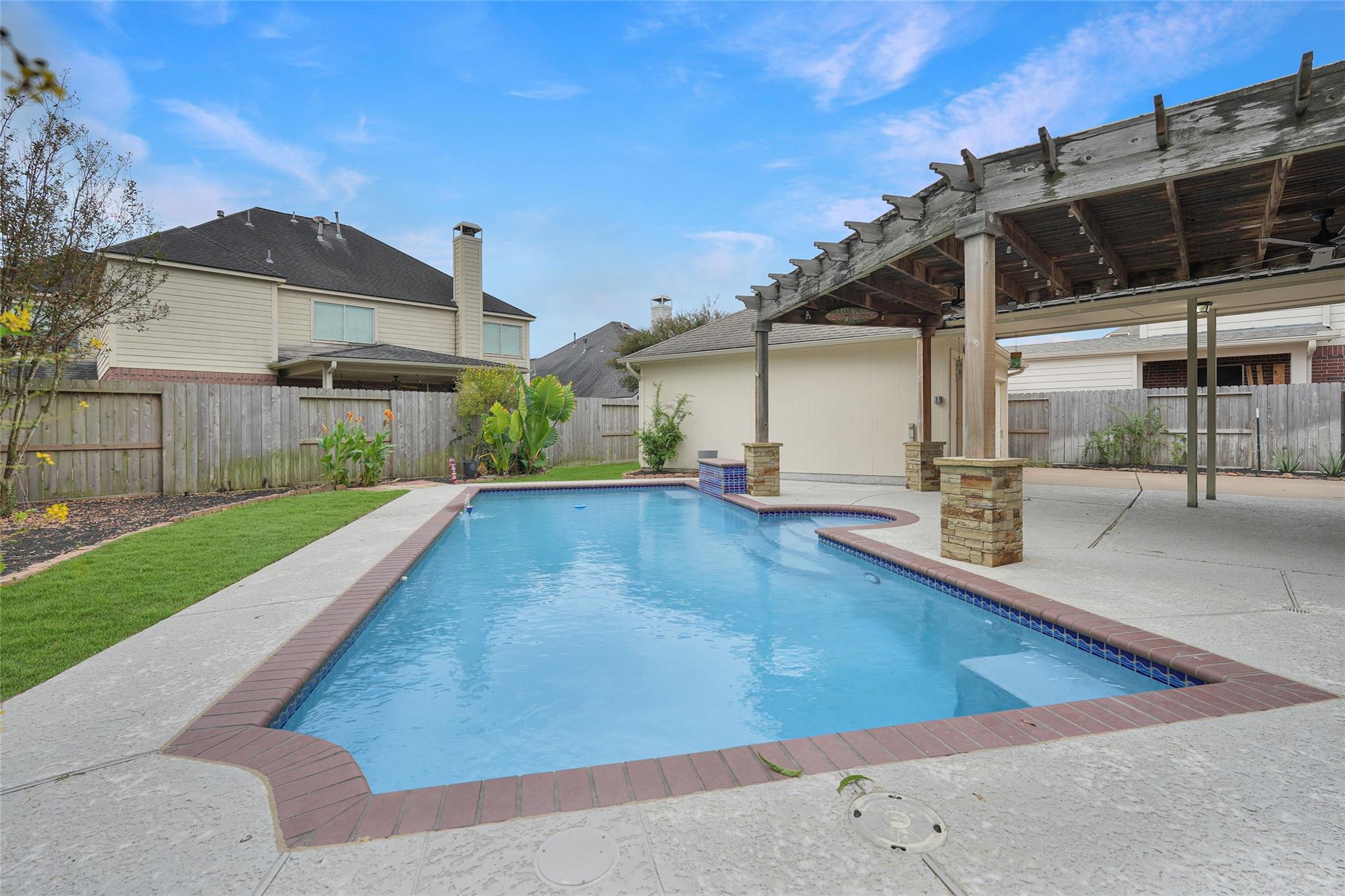 11719 Lakewood Crossing Drive