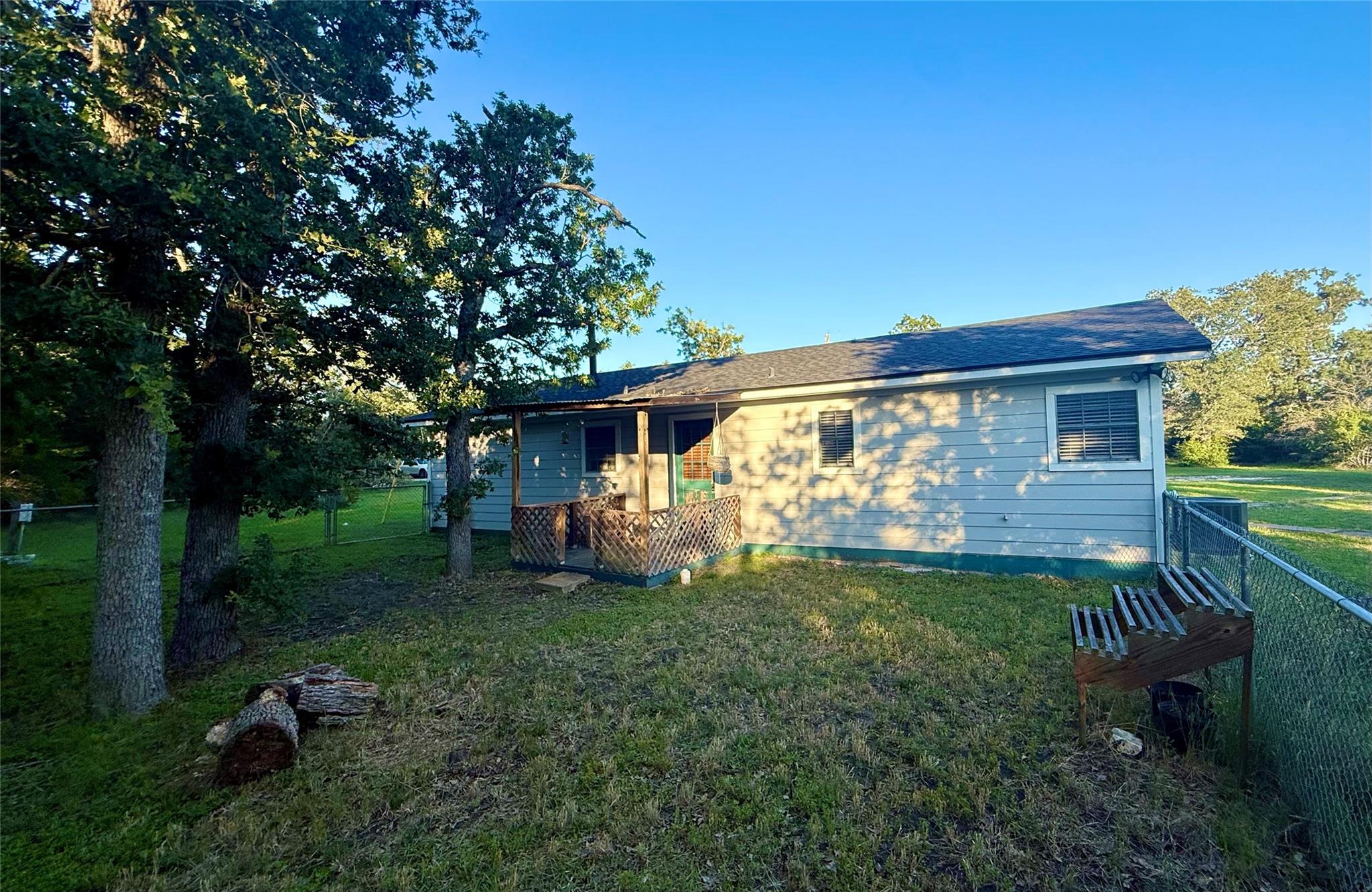 401 Chinaberry Lane