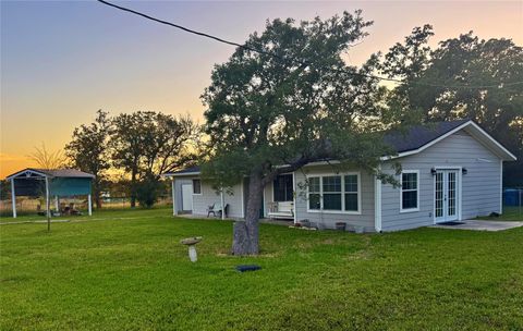 Photo of 401 Chinaberry Lane, Somerville, TX 77879 (MLS # 11482707)