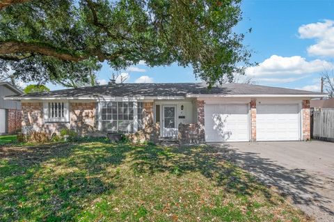 Photo of 9326 Willow Meadow Drive, Houston, TX 77031 (MLS # 77103965)