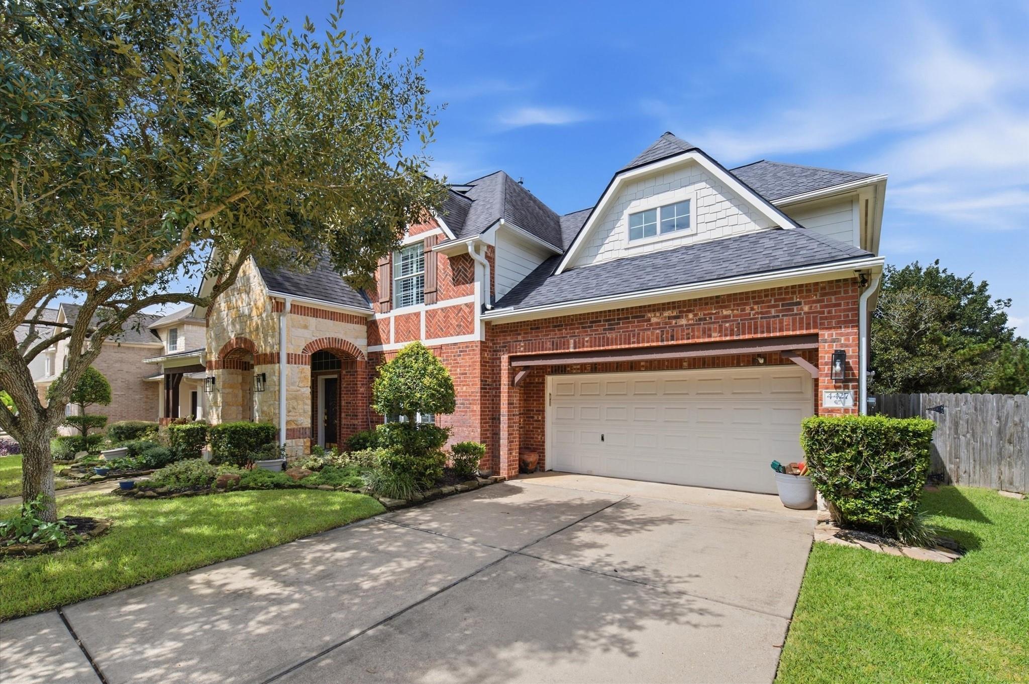 4427 Shady River