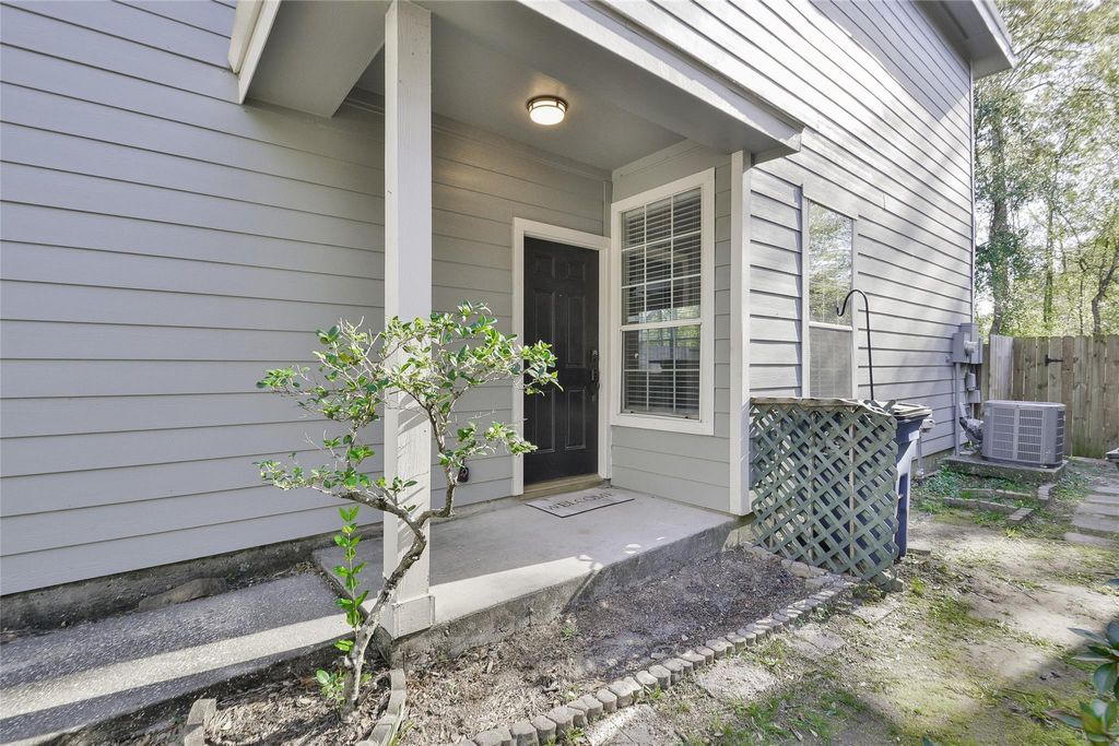 Photo of 6422 Encenada Greentrail Trail, Humble, TX 77346 (MLS # 59978784)