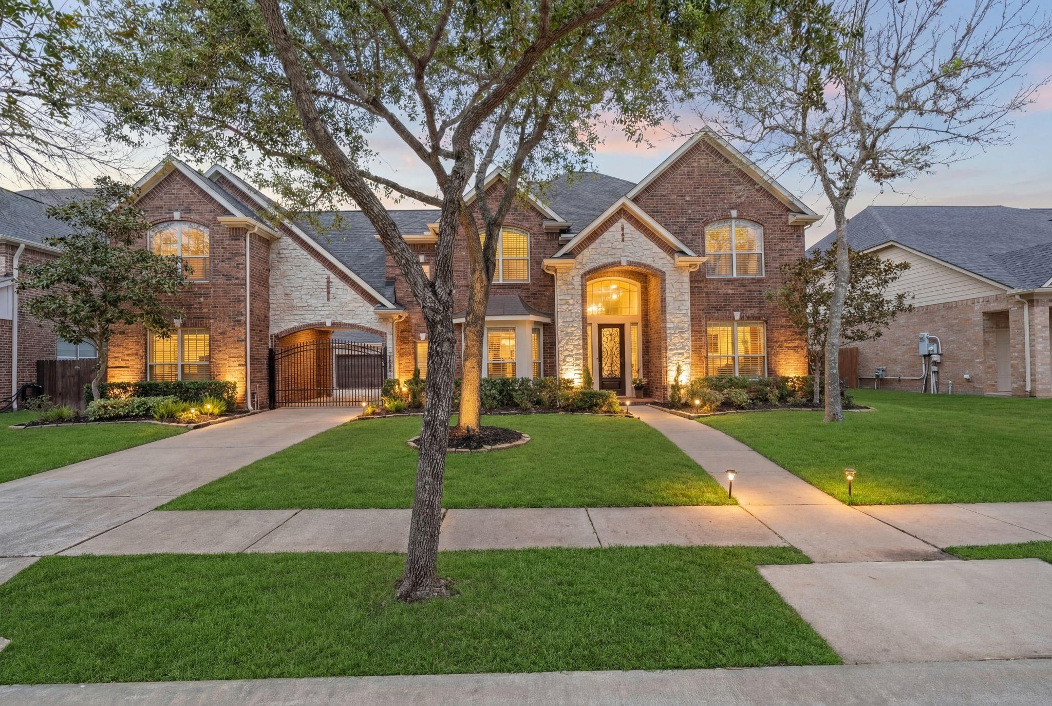 8611 Bloomfield