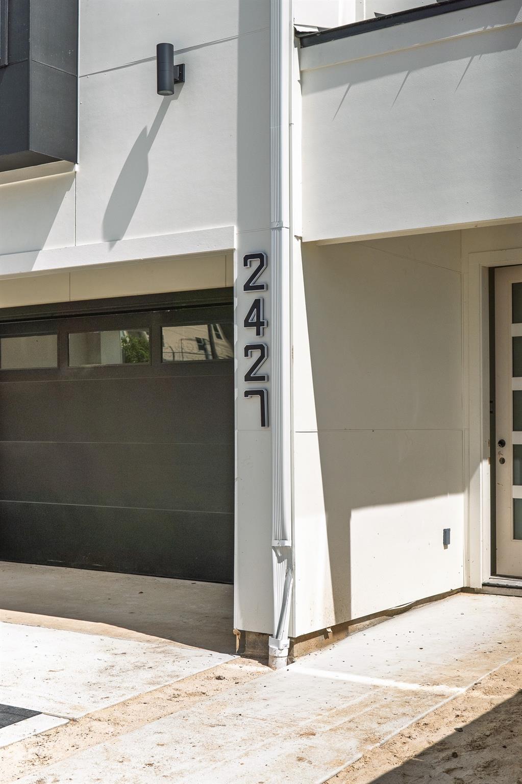 2427 Bastrop Street