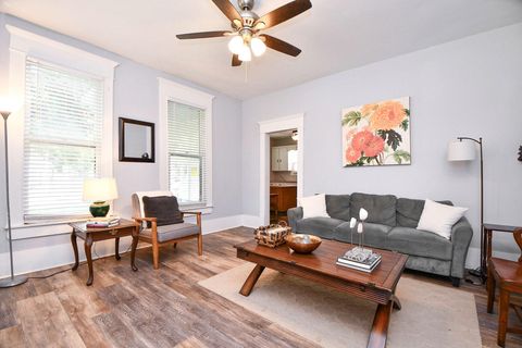 Photo of 501 S Wharton Street, El Campo, TX 77437 (MLS # 94121184)