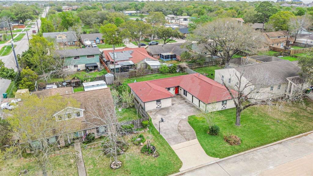 Photo of 1422 Cedarbrook Court, Seabrook, TX 77586 (MLS # 56834536)