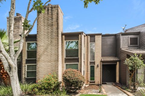 Photo of 2256 Gemini Street, Houston, TX 77058 (MLS # 75387299)