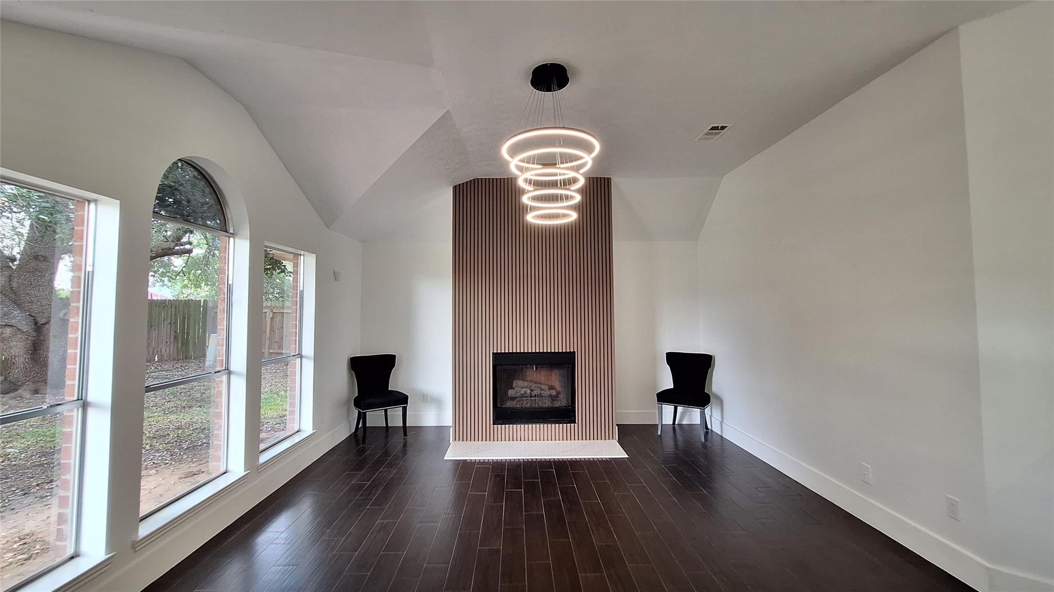 17122 Canterbury Green Court