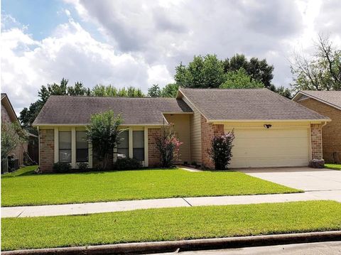 Photo of 3038 Shawnee Drive, Sugar Land, TX 77479 (MLS # 18530208)