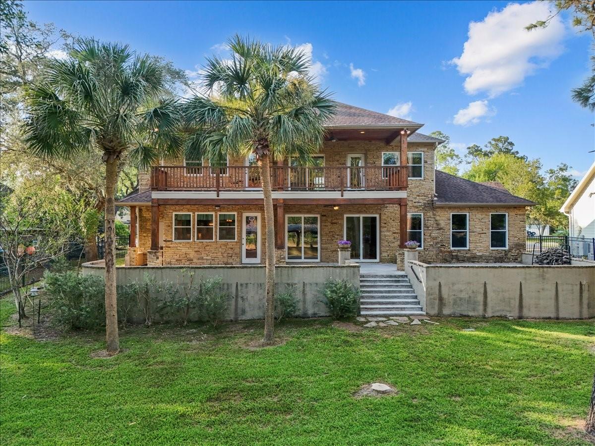 713 Bayou Crest Drive