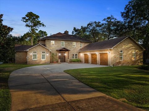 713 Bayou Crest Drive Dickinson TX 77539