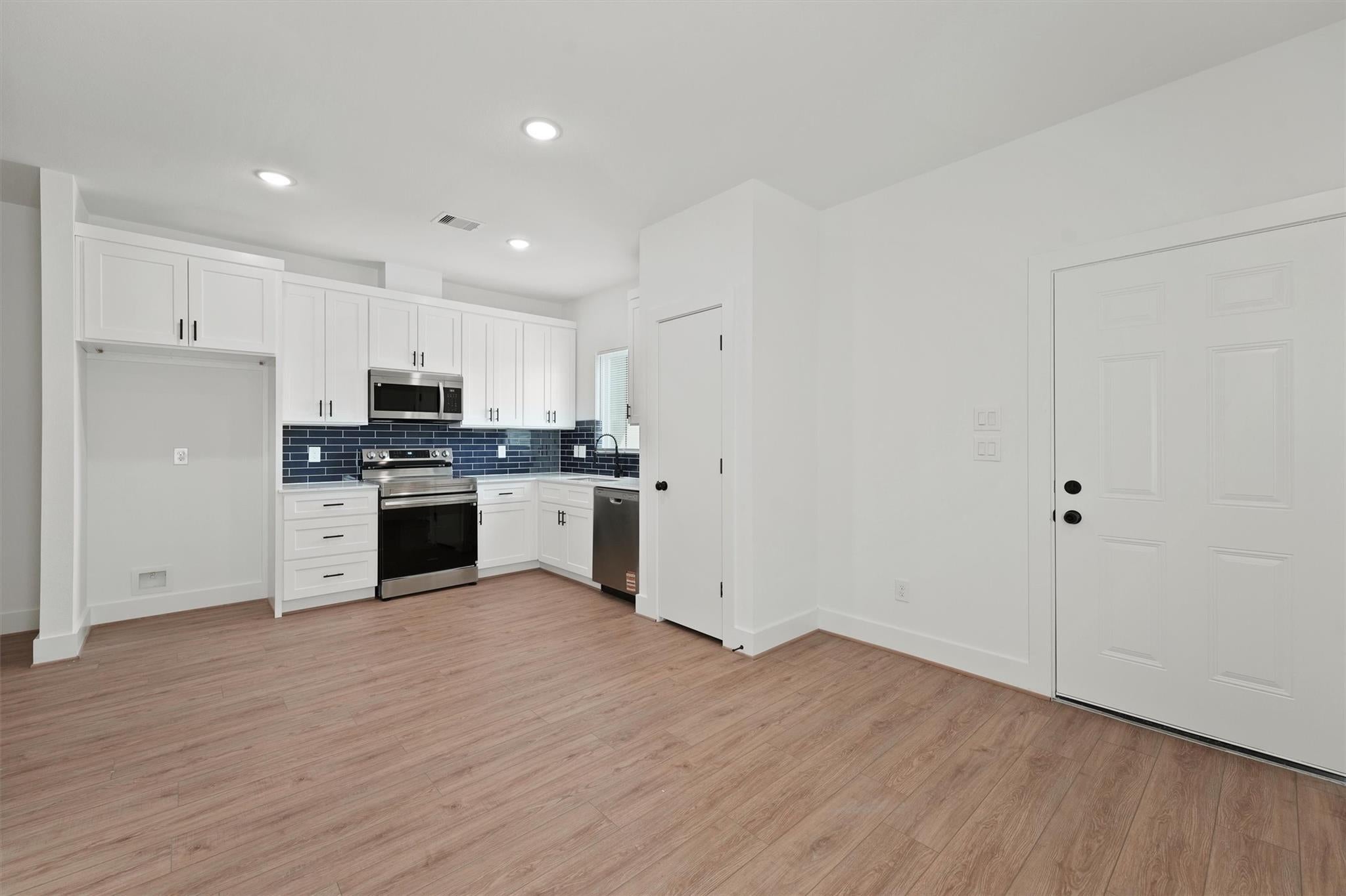 407 Calloway Street A-B