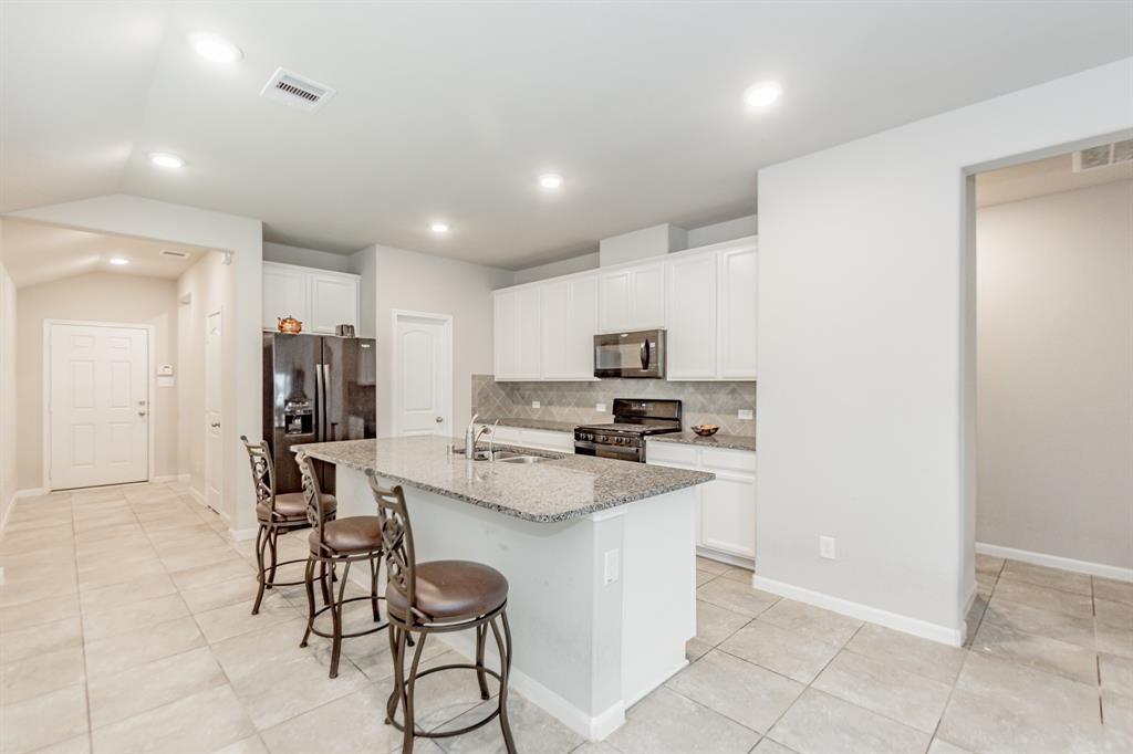 21423 Holly Heights Road