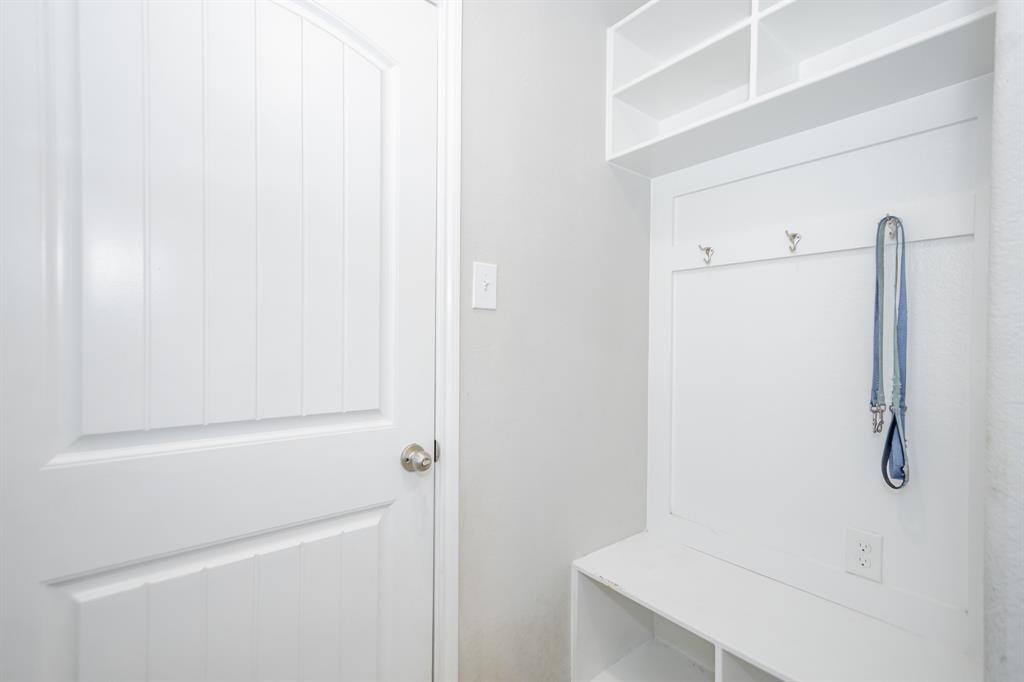 21423 Holly Heights Road