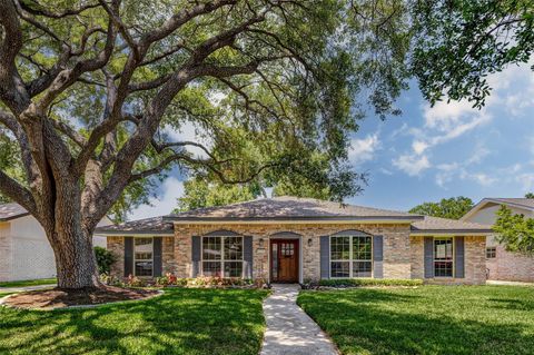 Photo of 6226 Paisley Street, Houston, TX 77096 (MLS # 75546733)