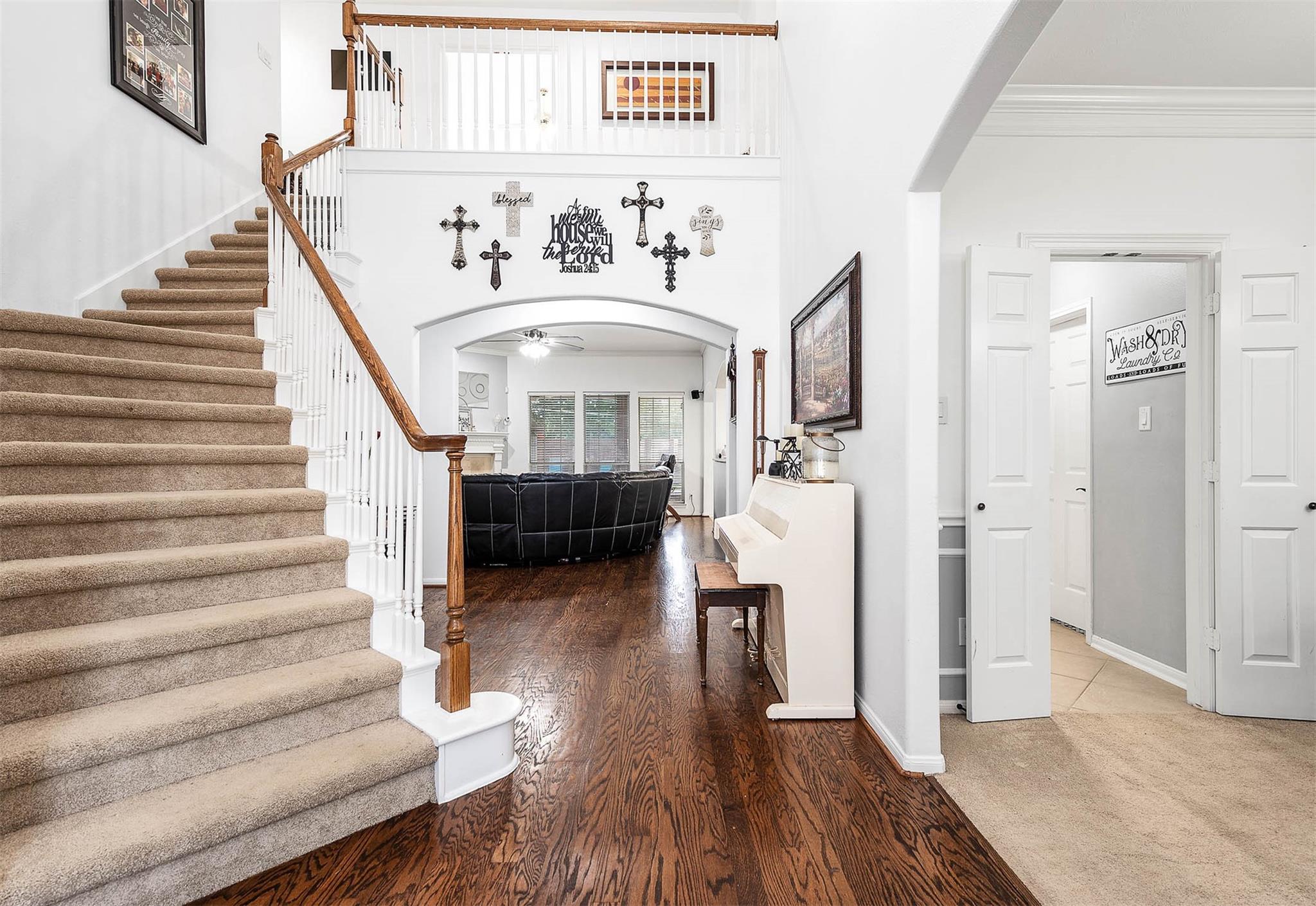 2807 Canyon Drive