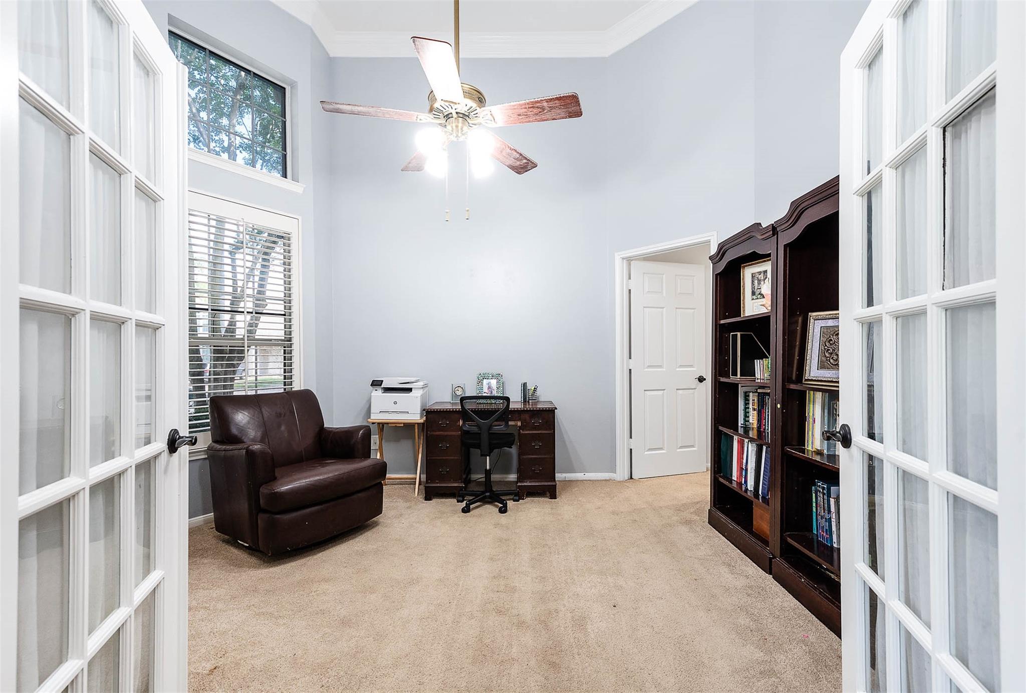 2807 Canyon Drive